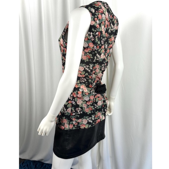 Vintage 1980’s 1990’s ‘Aziz Collection’ Pink + Black Floral Rose Print Vest • S - Picture 5 of 9